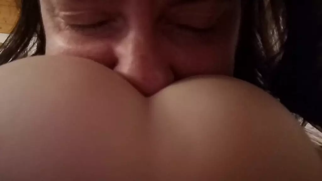 my friend puts her ass on my face and fills me with farts 4k