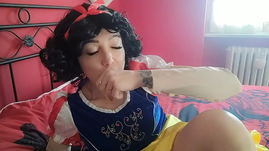 chantal channel as burpin snowhite so wet and hot