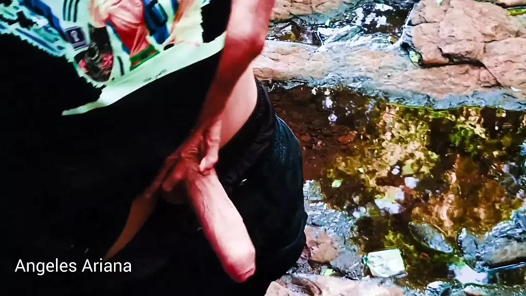 haciendo trekking en salto mariposa, pto.iguazu misiones, me encuentro con un misionero.le pedi un favor anal.